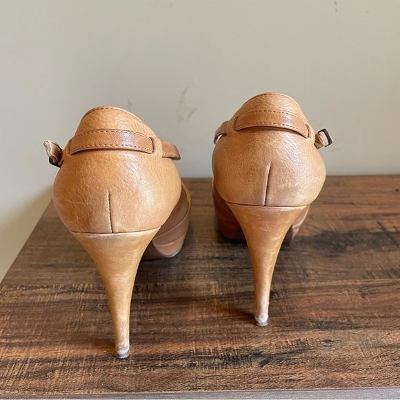 J. Crew GREER Tan Leather Platform Pumps Buckle - Picture 3 of 10